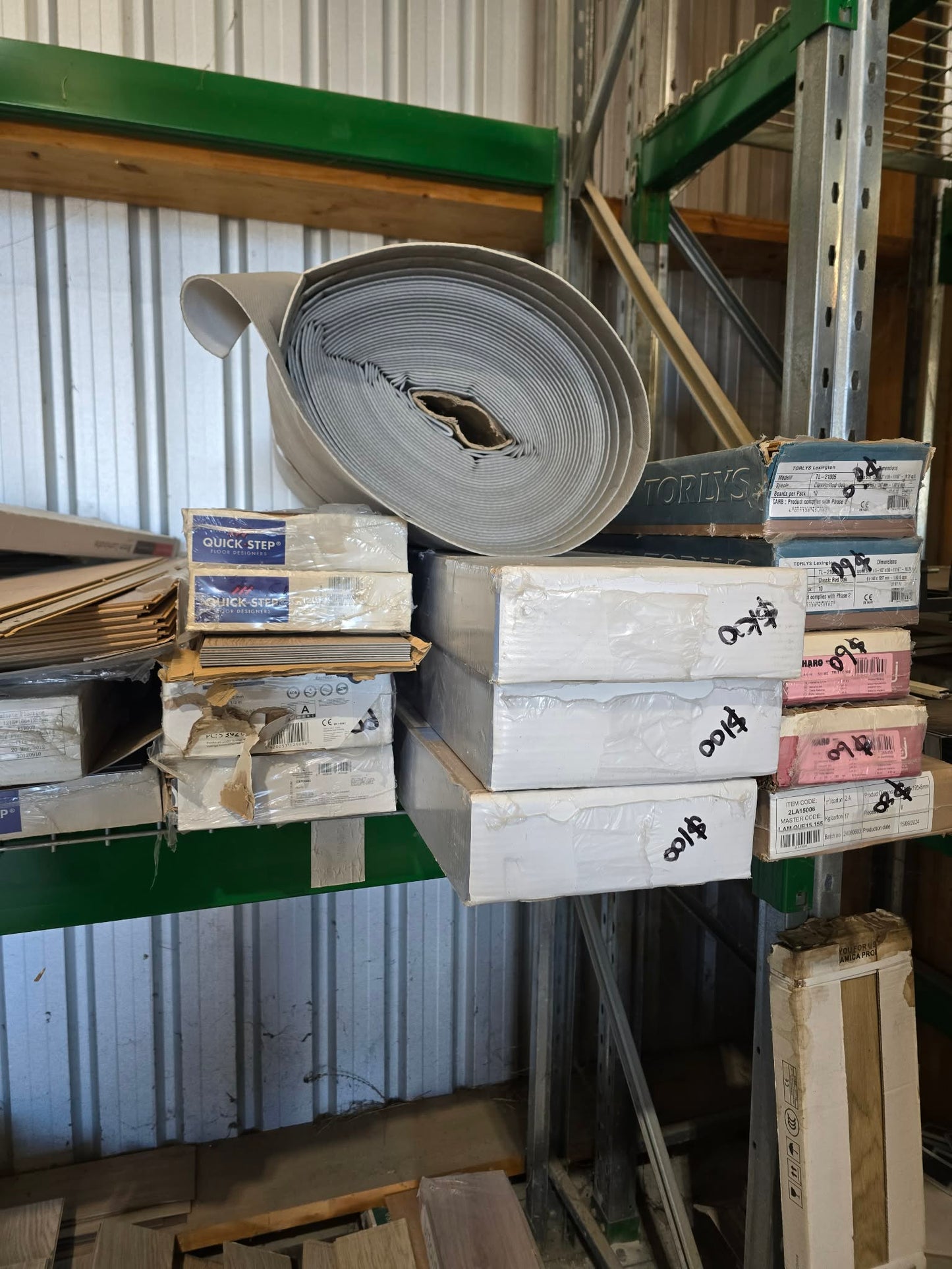Vinyl/ Laminate/ Hybrid Flooring